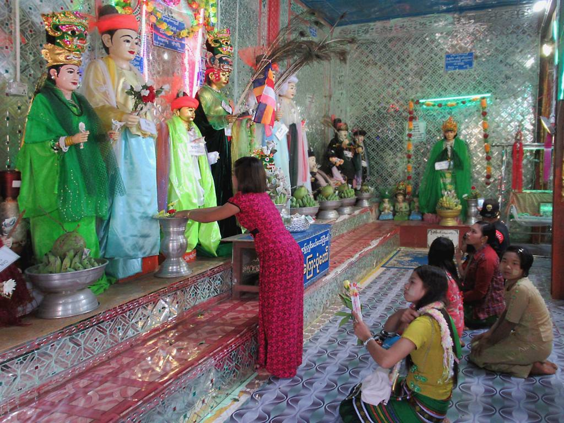 BIRMANIA – MONTE POPA Y EL TEMPLO TAUNK KALAT