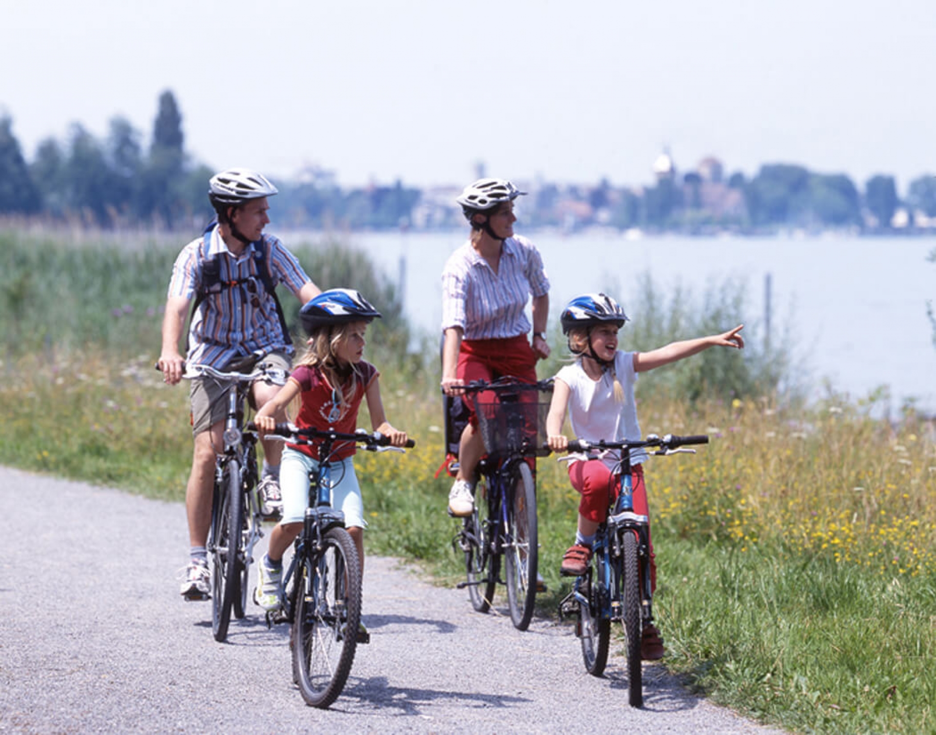 Recorrido en bici por el interior de Suiza en familia [BIKE 2025]